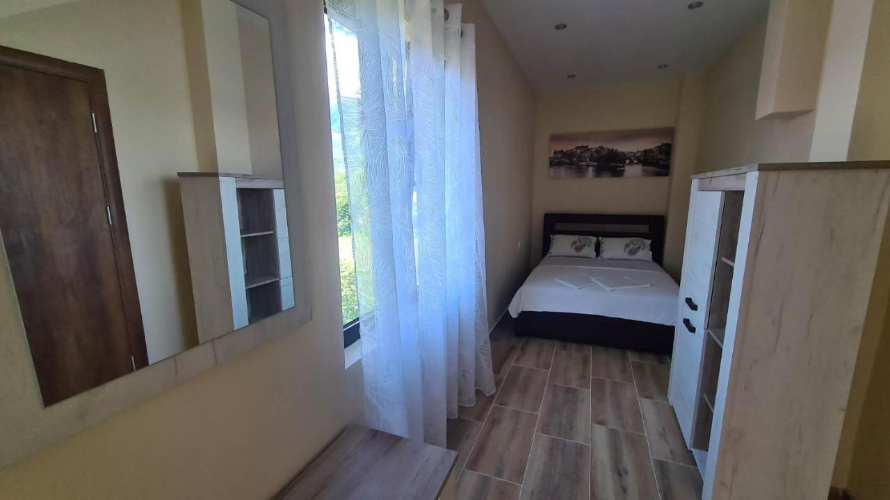 Apartments Ivetic Котор Екстер'єр фото