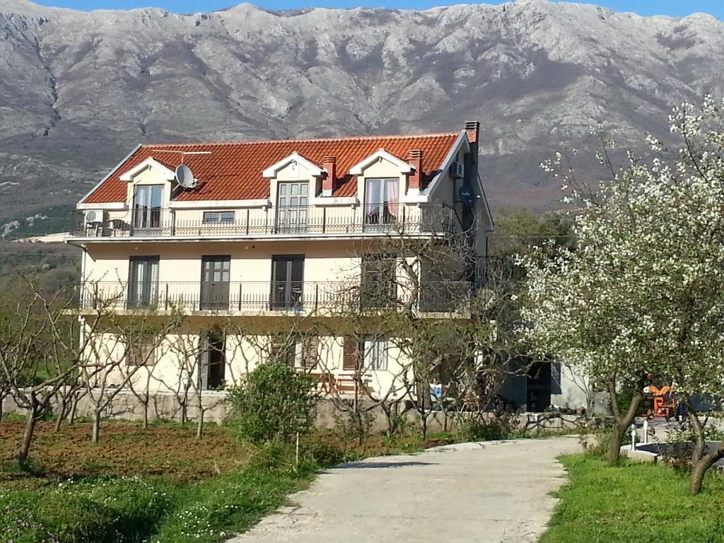 Apartments Ivetic Котор Екстер'єр фото