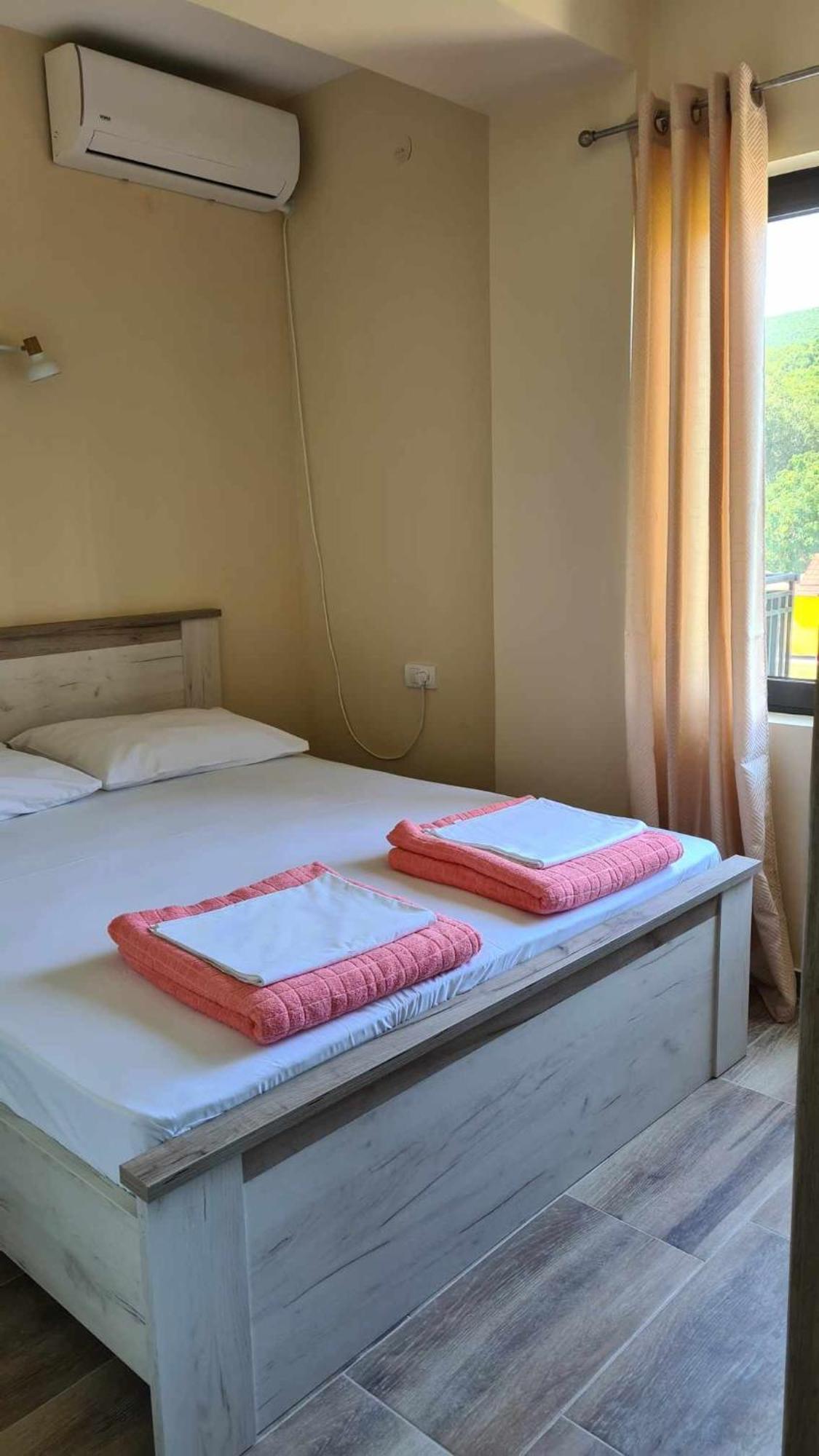 Apartments Ivetic Котор Екстер'єр фото